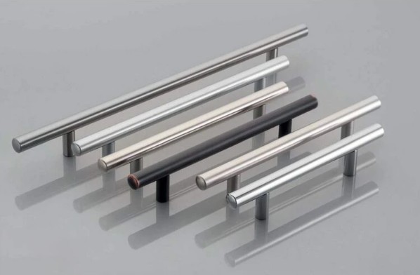 Ручка релинговая RE1008/128 GTV